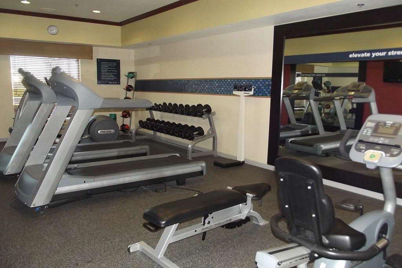 Hampton Inn & Suites ゲインズビル エクステリア 写真