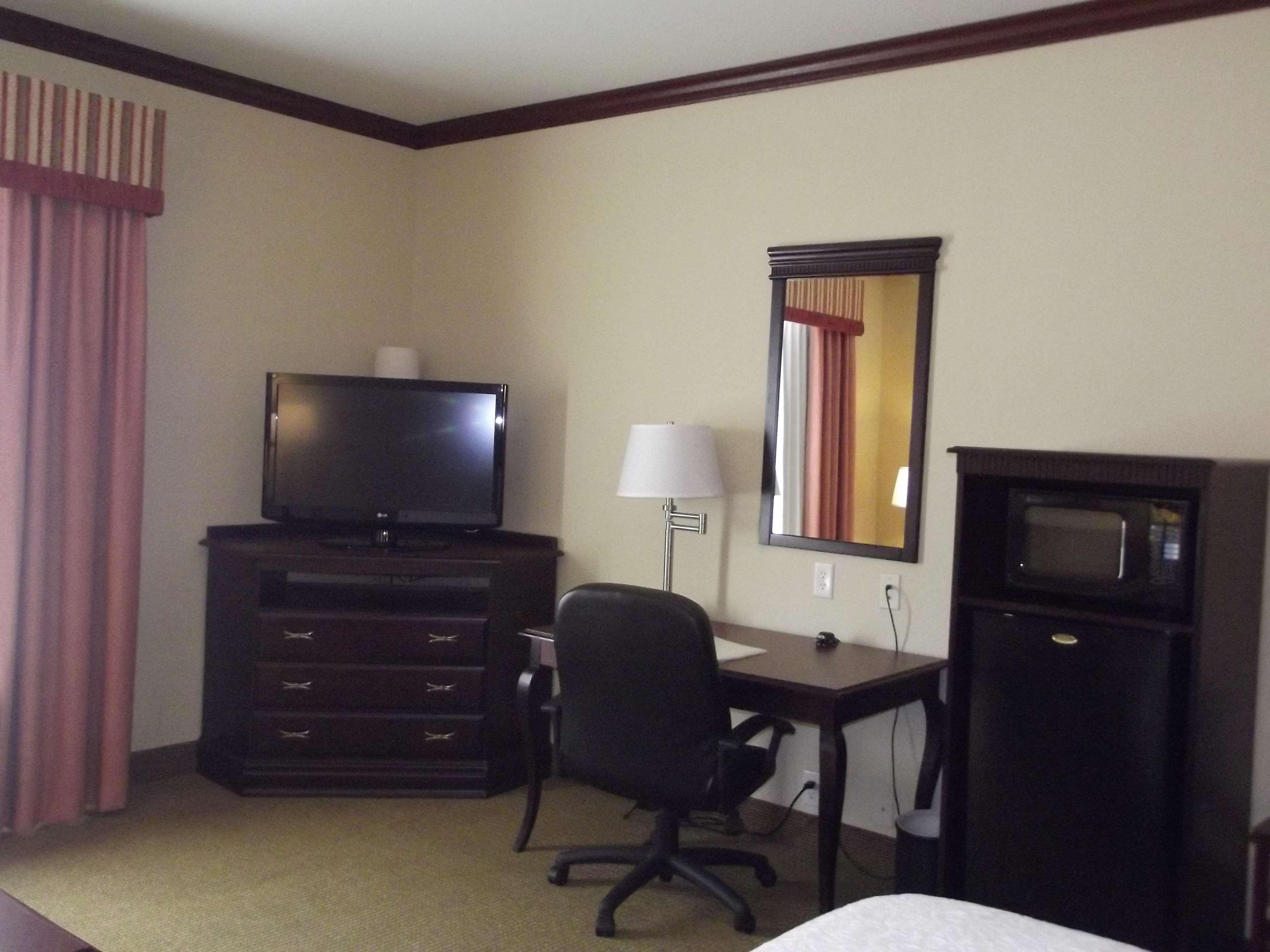 Hampton Inn & Suites ゲインズビル エクステリア 写真