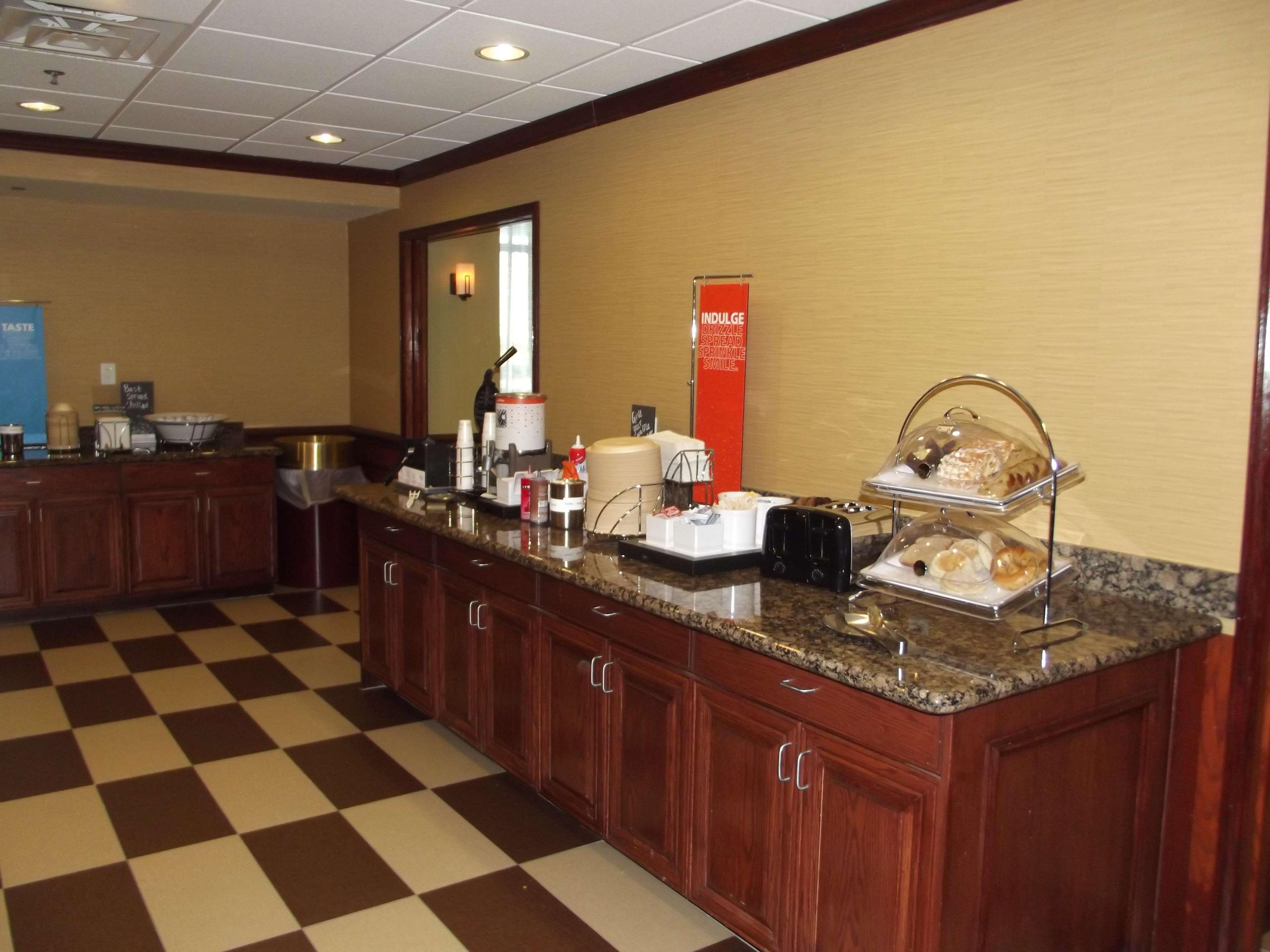 Hampton Inn & Suites ゲインズビル エクステリア 写真
