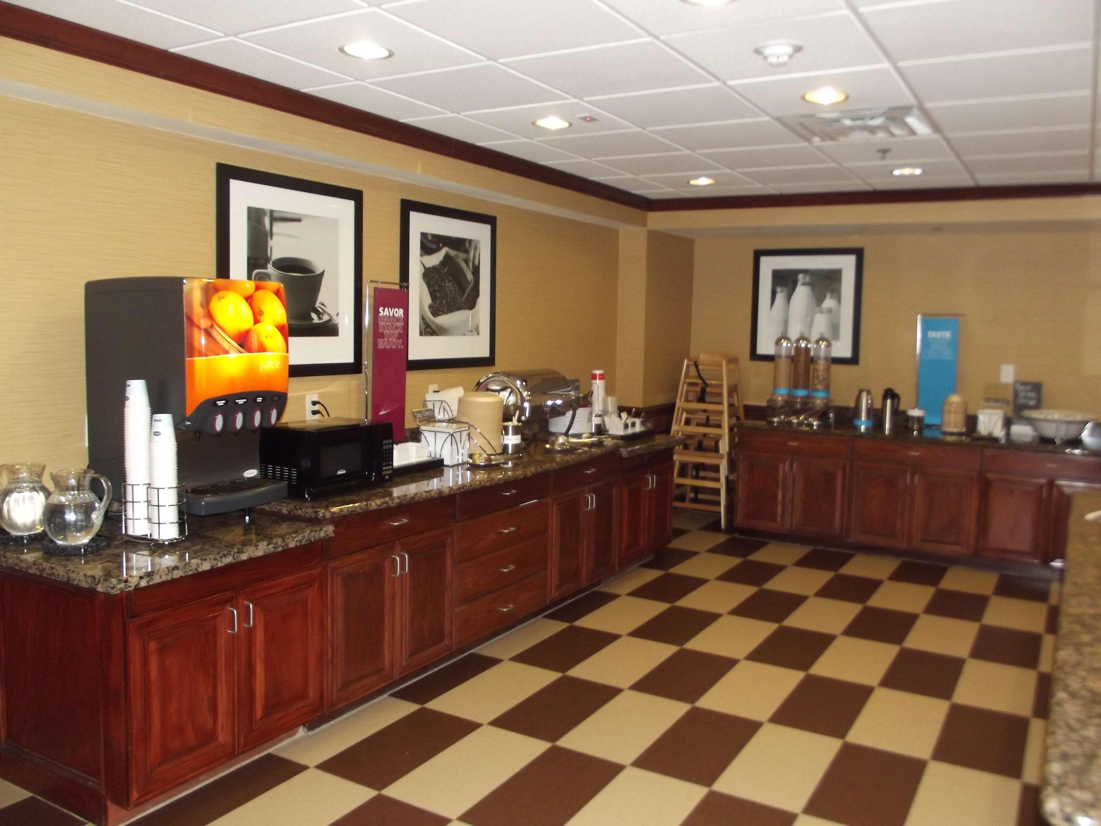 Hampton Inn & Suites ゲインズビル エクステリア 写真