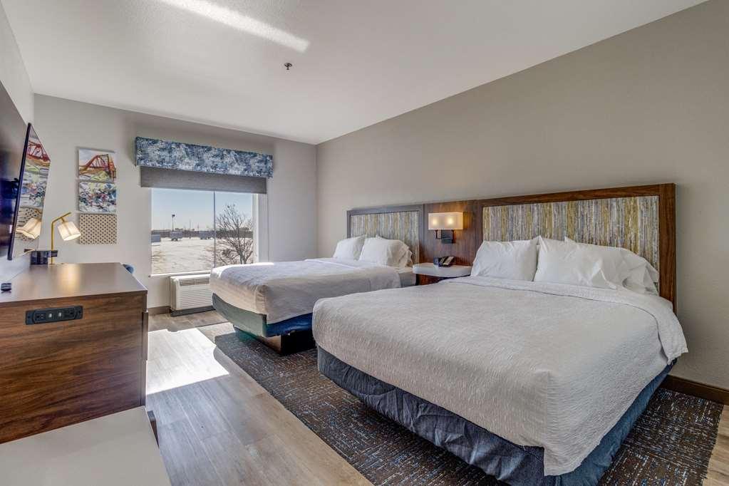Hampton Inn & Suites ゲインズビル 部屋 写真