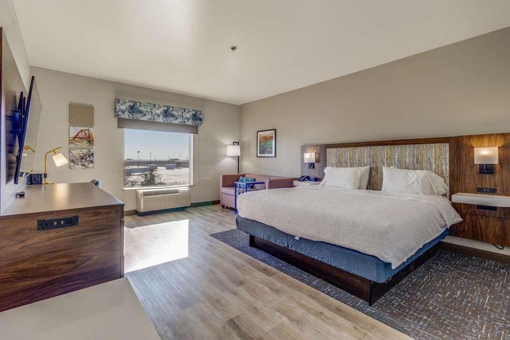 Hampton Inn & Suites ゲインズビル 部屋 写真