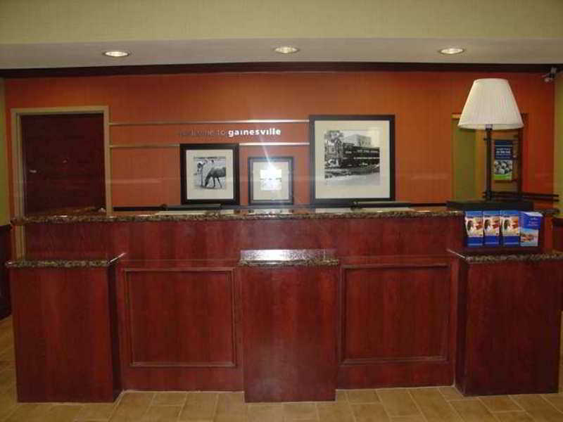 Hampton Inn & Suites ゲインズビル インテリア 写真